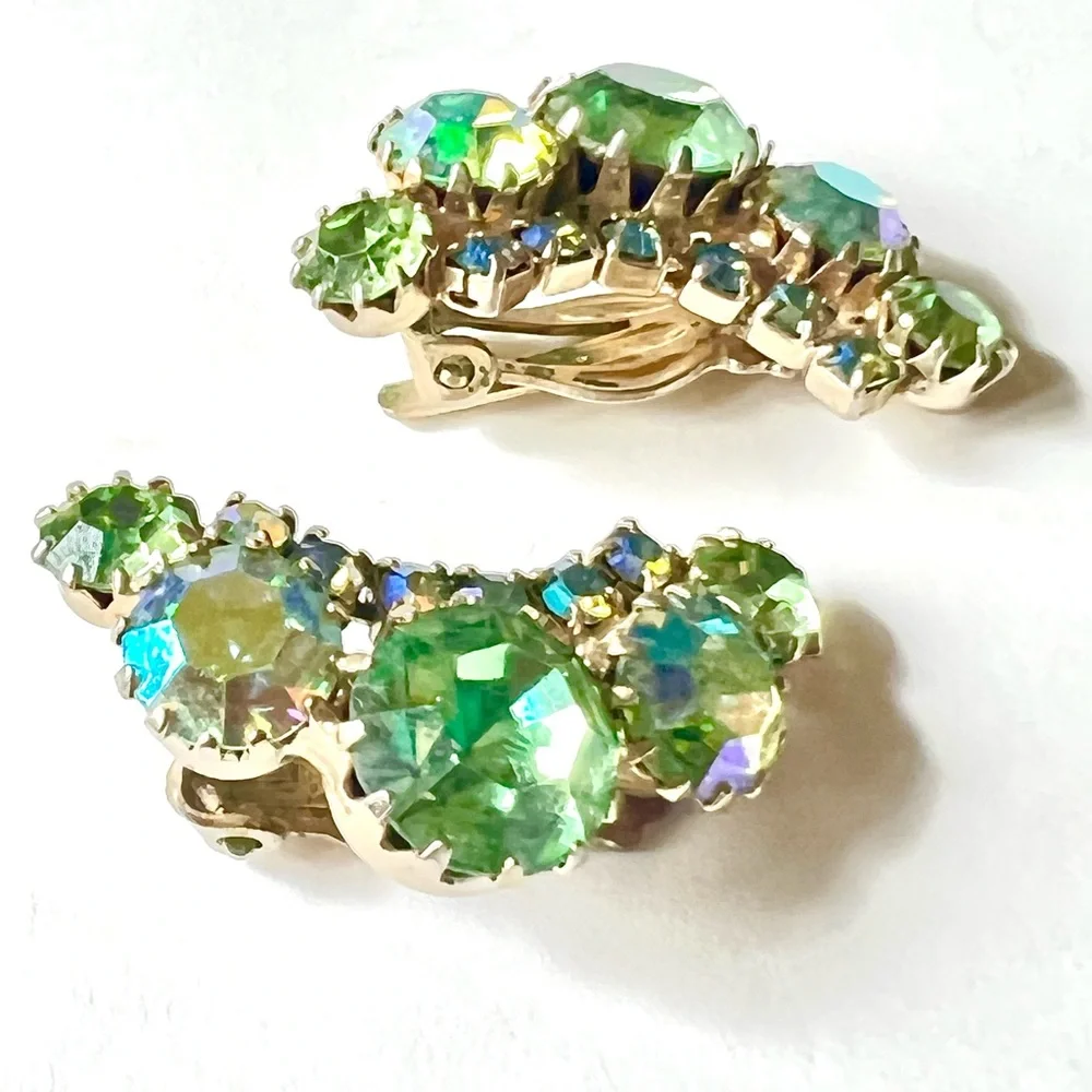 Vintage WEISS Designer Rhinestone Earrings Mint Lime Peridot Green Ear Clips